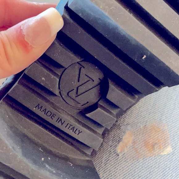 !Authentic! Louis Vuitton suede and leather boots - Picture 10 of 10